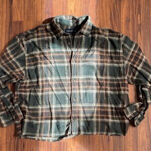 Abercrombie cropped flannel Button-Up Shirt